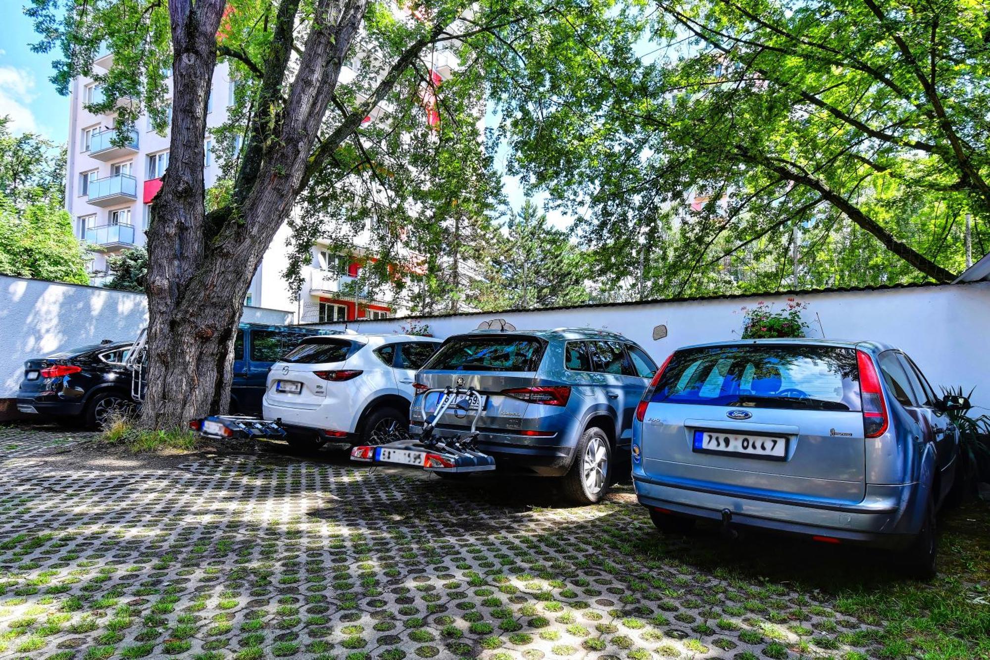 Hotel Adler Ceske Budejovice Exterior foto