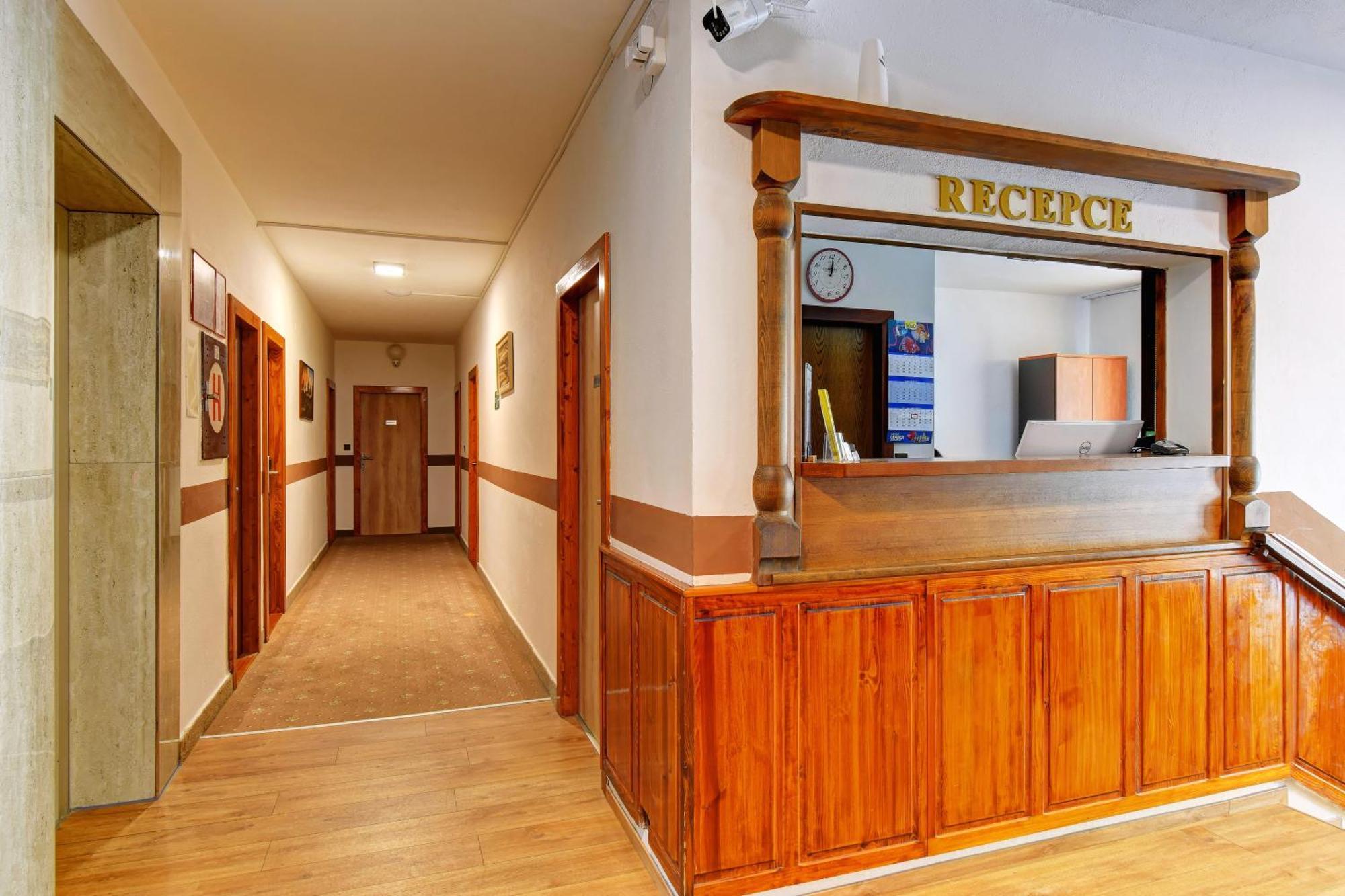 Hotel Adler Ceske Budejovice Exterior foto