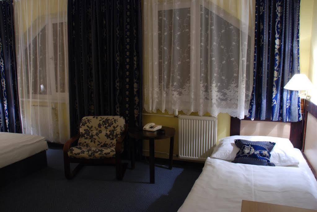 Hotel Adler Ceske Budejovice Exterior foto