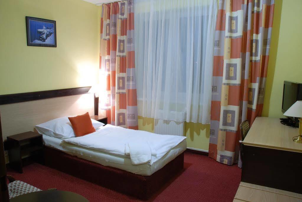 Hotel Adler Ceske Budejovice Exterior foto